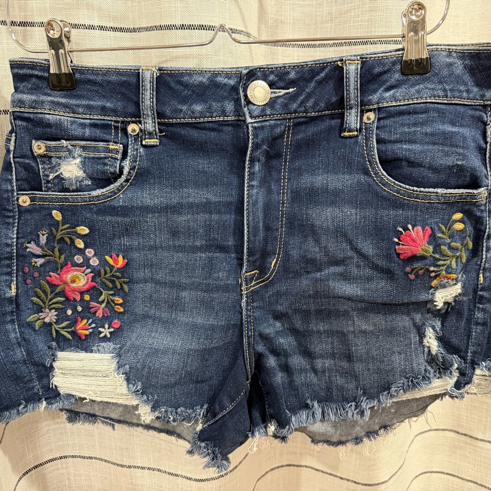 AEO Embroidered High-Rise Shortie